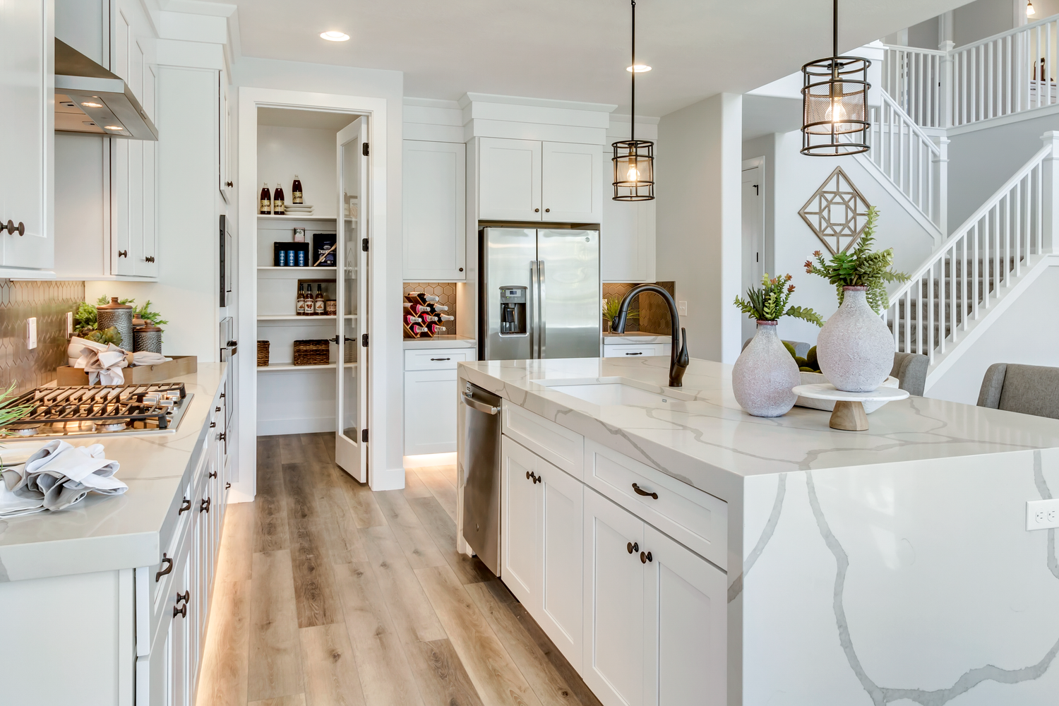 Real Estate Photography. Beautiful Kitchen Image - Zach Molino